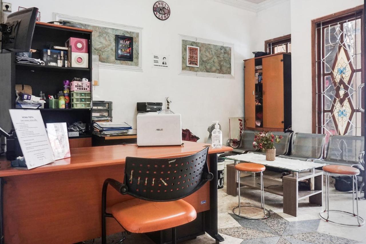 Oyo 91754 Wisma Tiqita Syariah جاكرتا المظهر الخارجي الصورة
